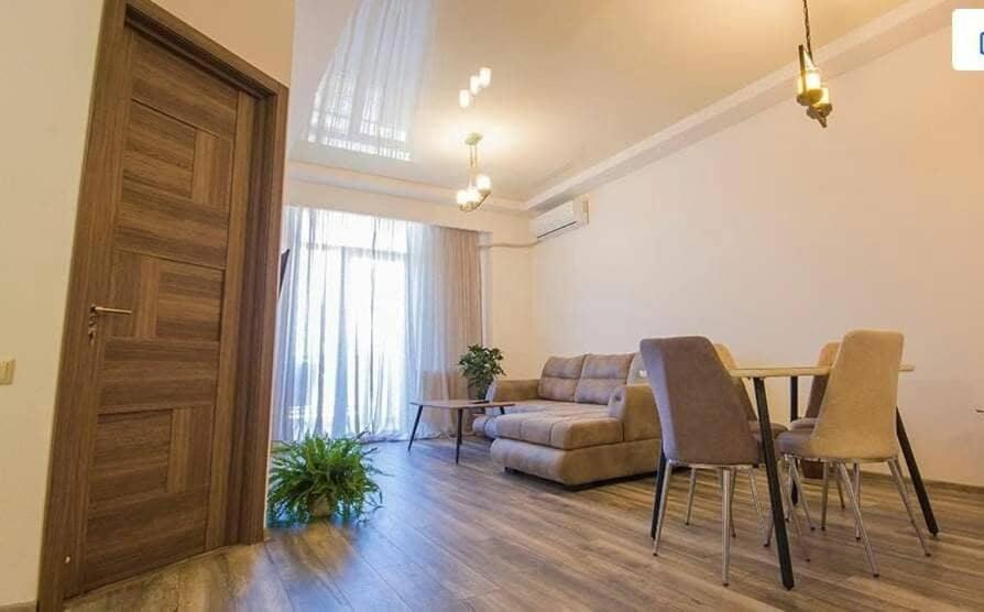 Tikas Home Апартаменты Tbilisi ภายนอก รูปภาพ
